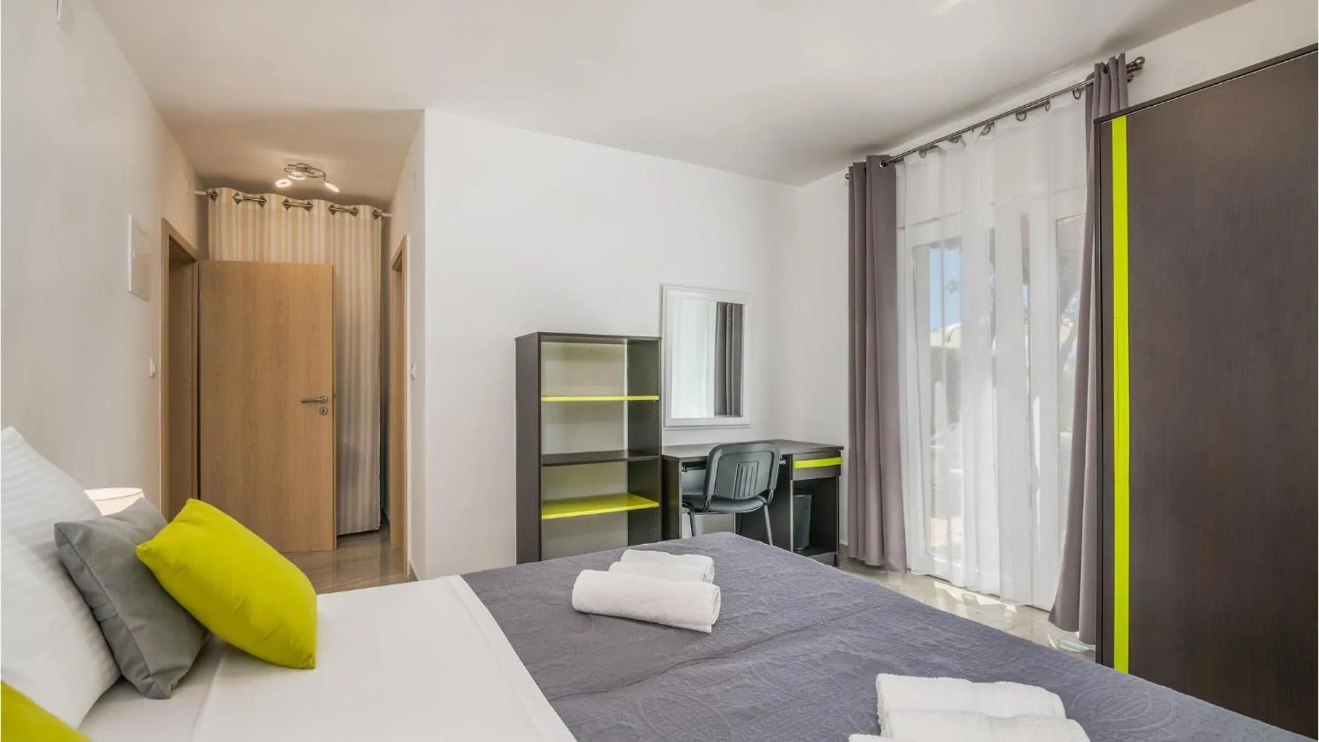 Cozy Home In Kras With Kitchen 0*,